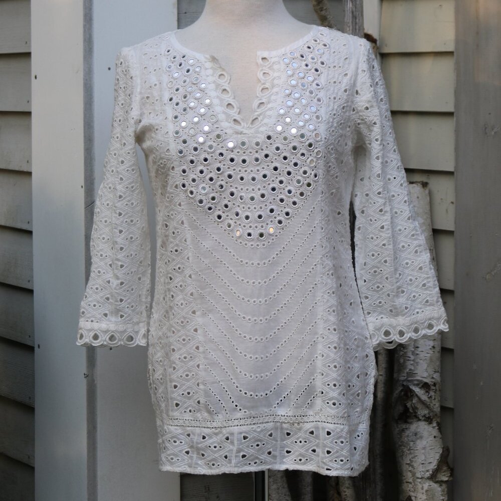 Chico's White Eyelet Lace w Embroidered Sequin Yoke & V-Neck Tunic Sz 0 (4/6)